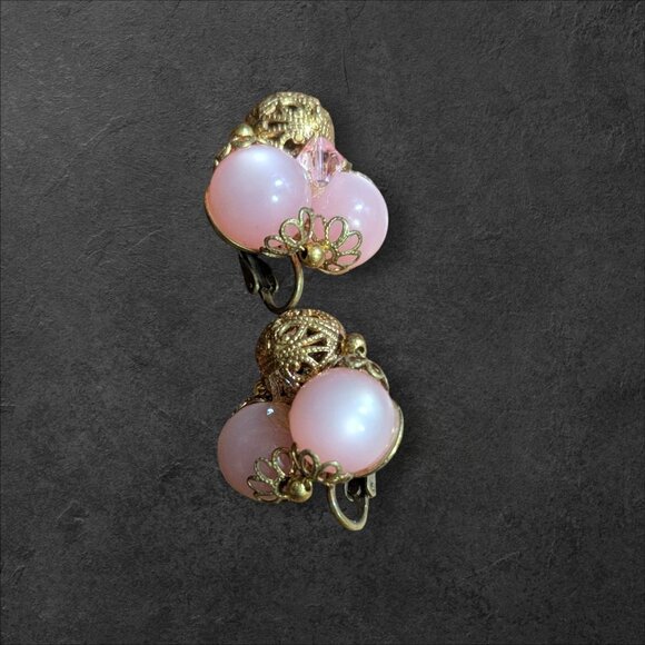 Vintage Pink Bead & Filigree Clip-On Earrings Costume Jewelry Retro Style - Picture 3 of 7